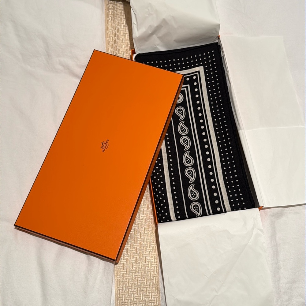 New with tags Hermes scarf